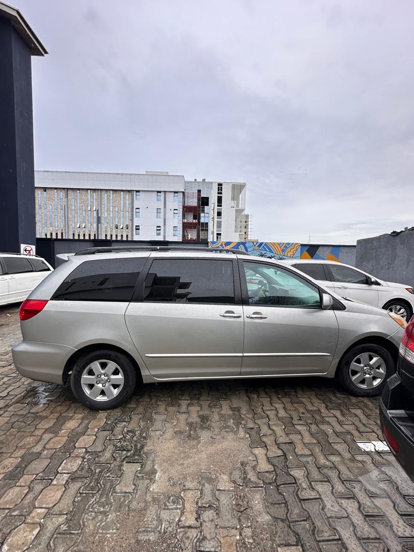 Sienna rental in Lagos